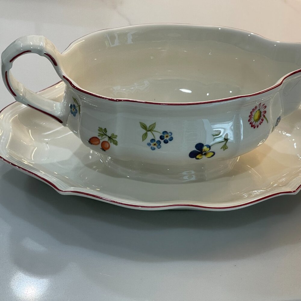 Villeroy & Boch Petite Fleur Gravy Boat - Picture 4 of 10
